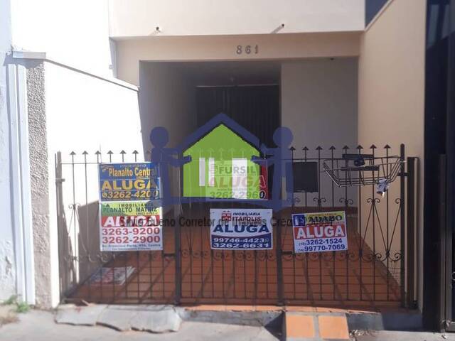 #320 - Casa para Locação em Itápolis - SP - 1