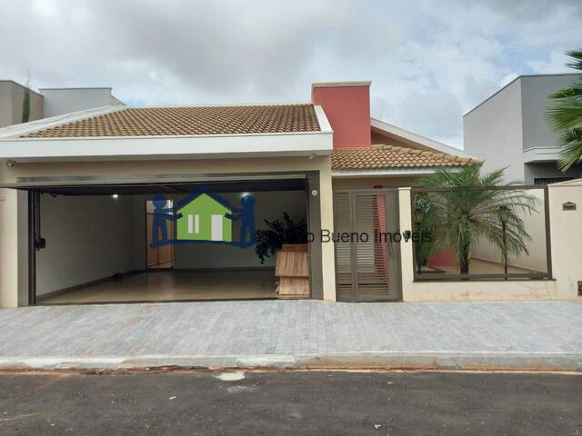 #467 - Casa para Venda em Itápolis - SP