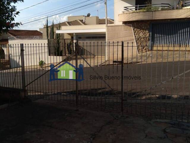 #562 - Casa para Venda em Itápolis - SP