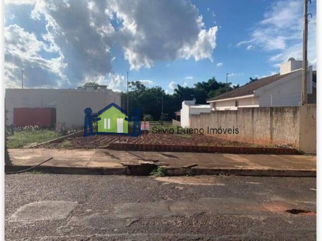 #693 - Casa para Venda em Itápolis - SP