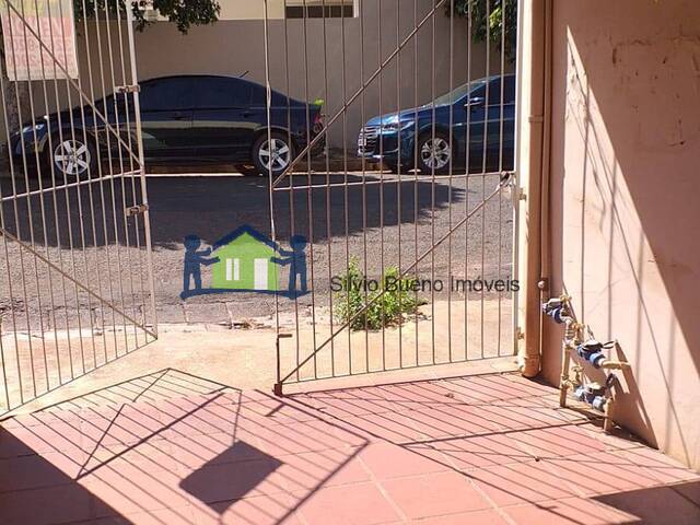 #745 - Casa para Venda em Itápolis - SP