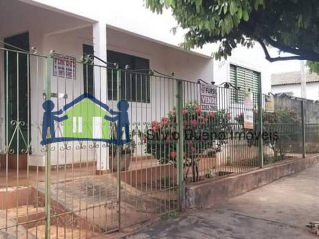 #883 - Casa para Venda em Itápolis - SP