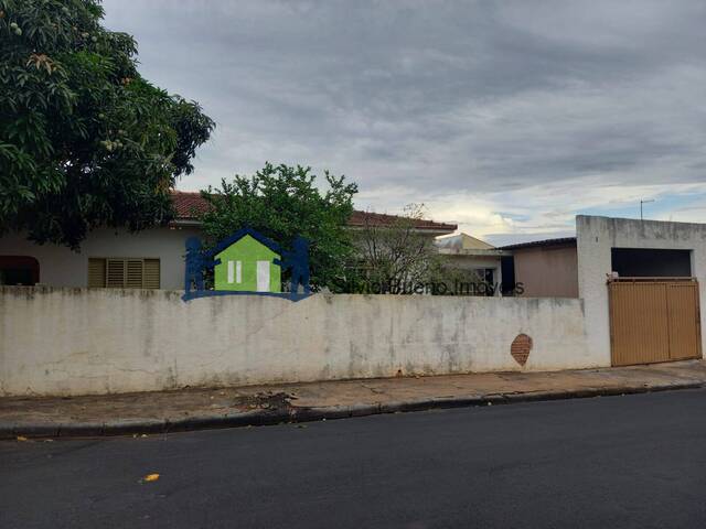 #1204 - Casa para Venda em Itápolis - SP