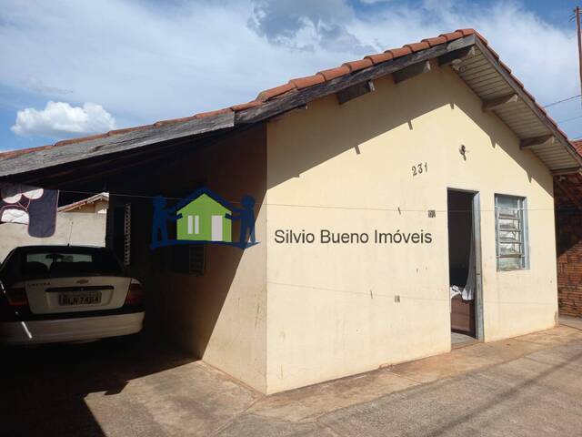 #1246 - Casa para Venda em Itápolis - SP